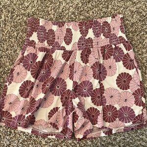 Kate Quinn S Bamboo Floral Patterned Shorts in Pink and Purple